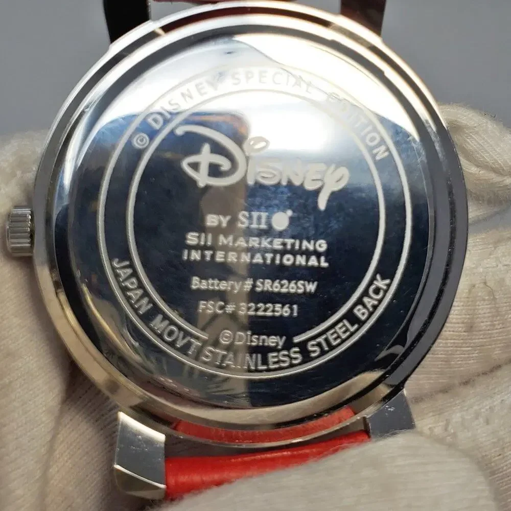 Disney Minnie Mouse Fabulous Red Watch NIP Leather-Like Band